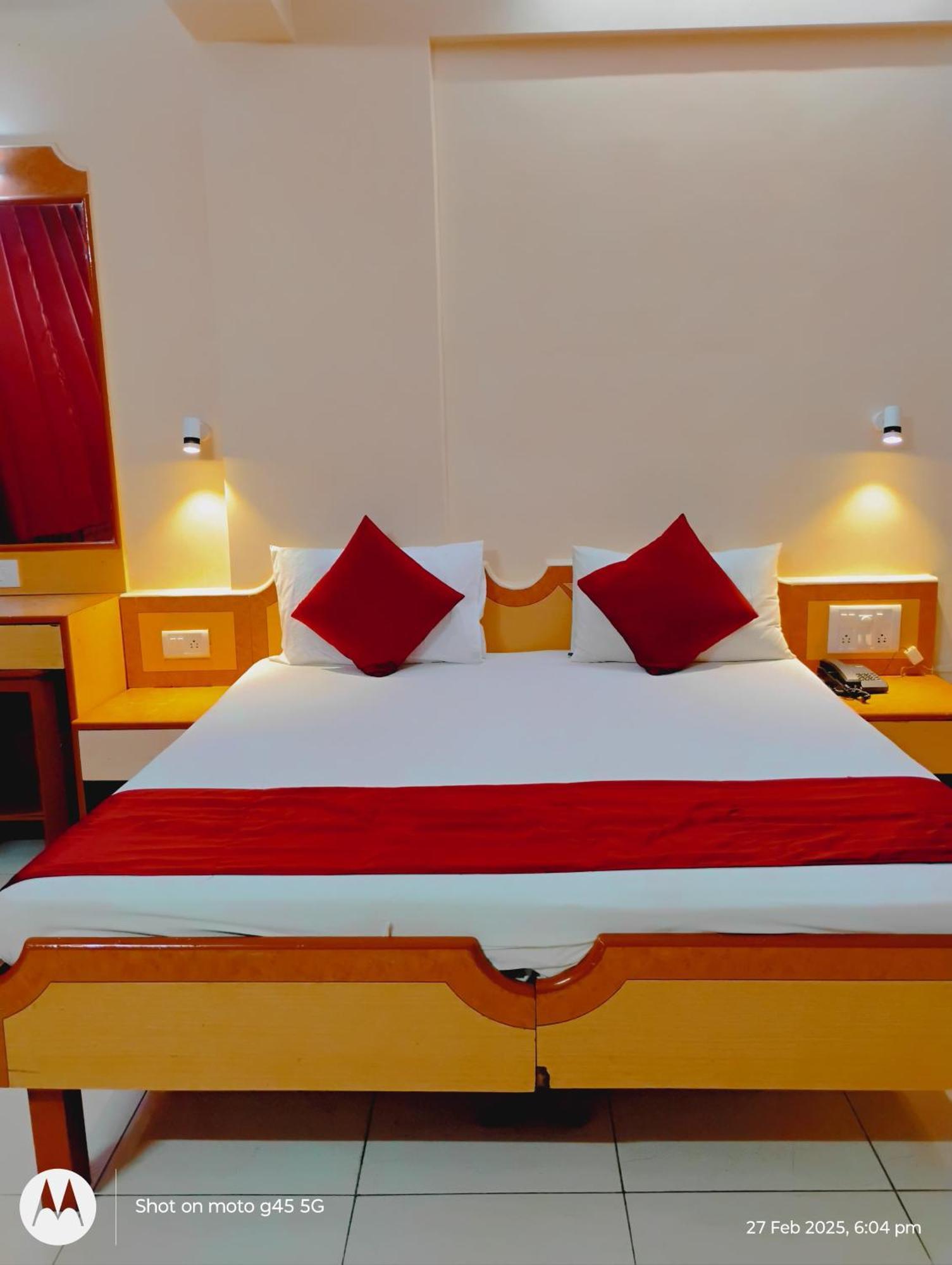 Saigal Guest House مومباي المظهر الخارجي الصورة