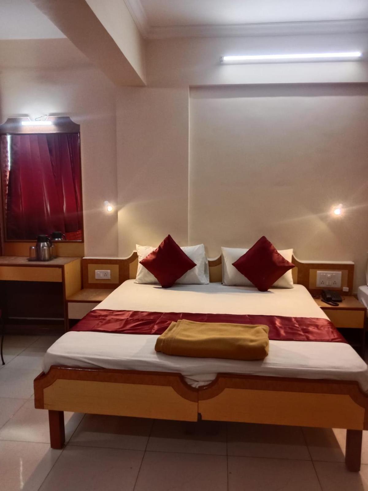 Saigal Guest House مومباي المظهر الخارجي الصورة